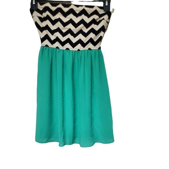 Sequin Hearts dress women's size small strapless mini chevron pattern - Picture 1 of 9